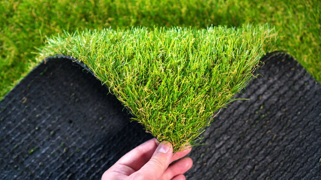 5 Key Factors to Consider When Comparing Artificial Turf Quotes SGW